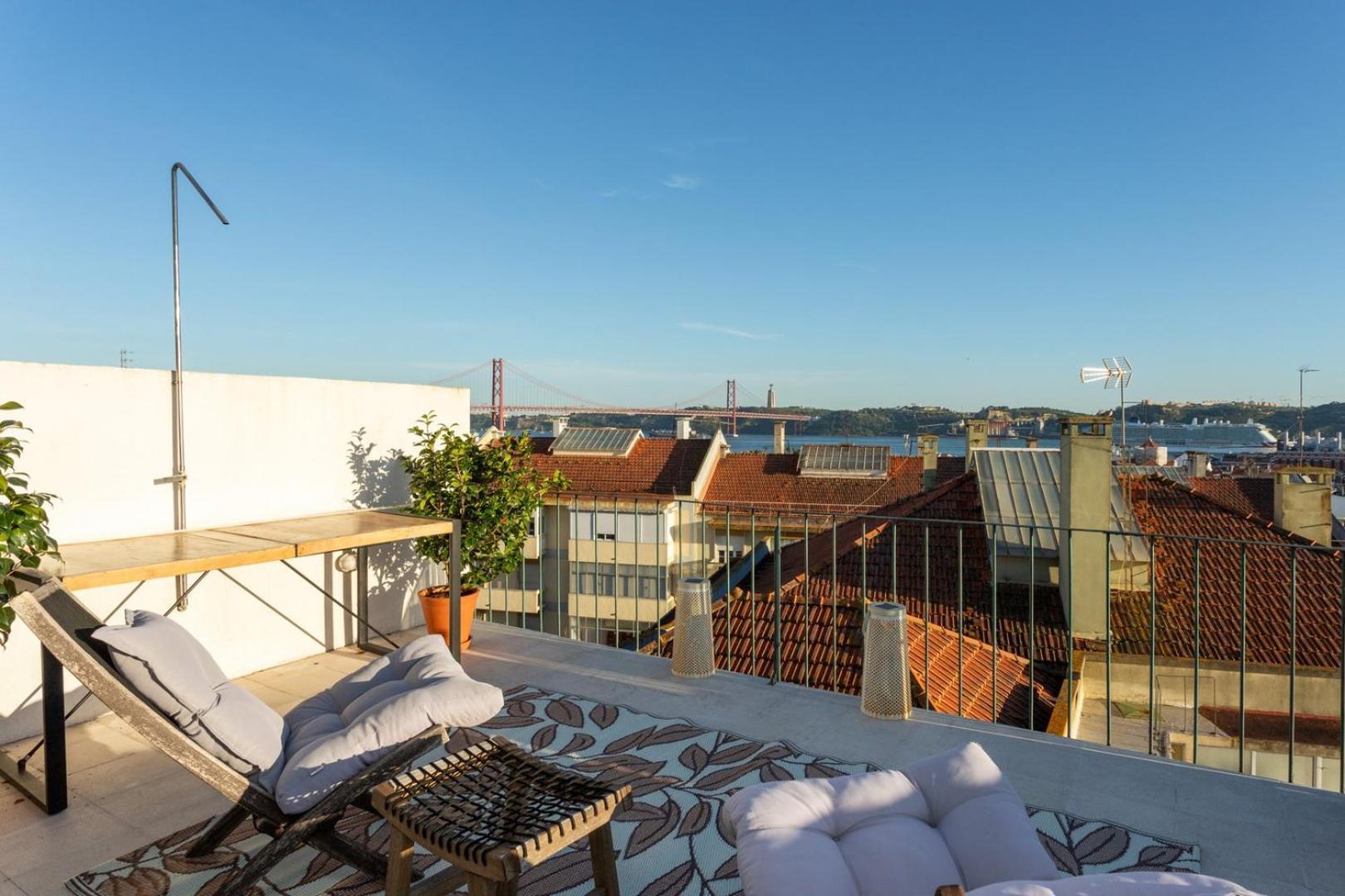 Apartamento Luxurious Loft : Bridge-view Rooftop | By Airnest Lisboa