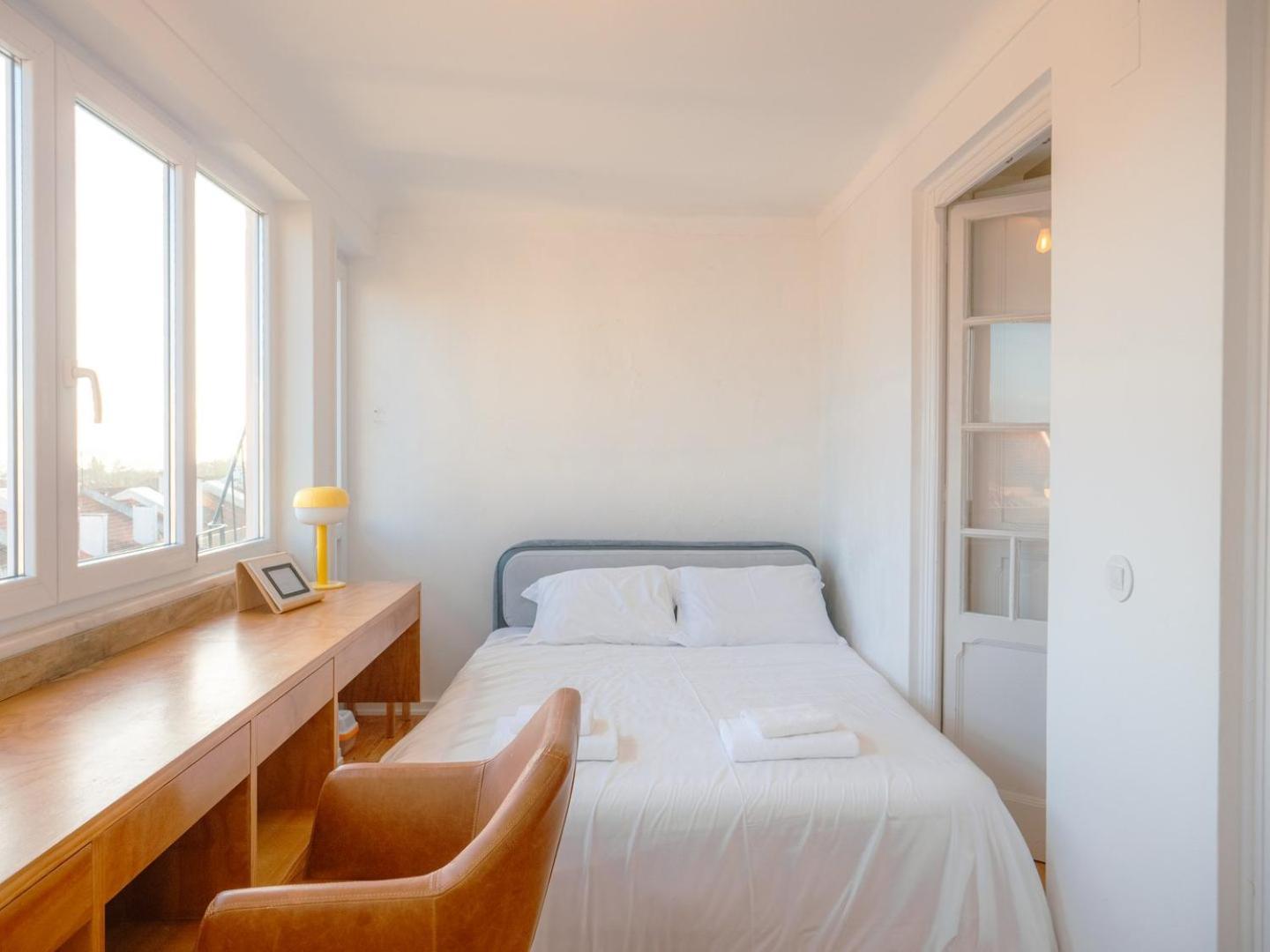 Luxurious Loft : Bridge-view Rooftop | By Airnest Apartamento Lisboa